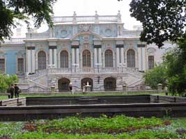  Маріїнський палац - північний фасад.   Збільшити...(фото 2005р.)