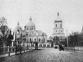Георгіївський собор (споруджений у 1752р. на місці  храму Ярослава Мудрого)  Збільшити...(старе фото із Інтернету)