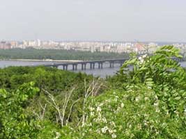  Міст Патона з ботанічного саду. Збільшити...(фото 2005р.)