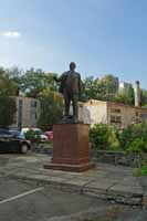памятник Ленину на киевском заводе Электроприбор