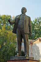 памятник Ленину на киевском заводе Электроприбор