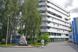 Памятник  хирургу Шалимову в Киеве, фото 2014