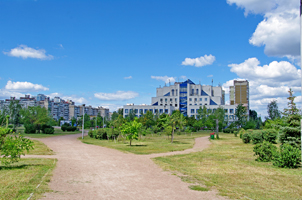 Киев, парк Молодіжний   (фото 2018р.)