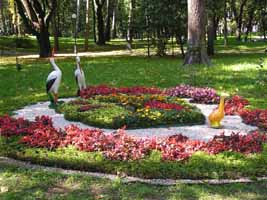  Об'ємна скульптура прикрашає парк.  Збільшити...(фото 2006р.)